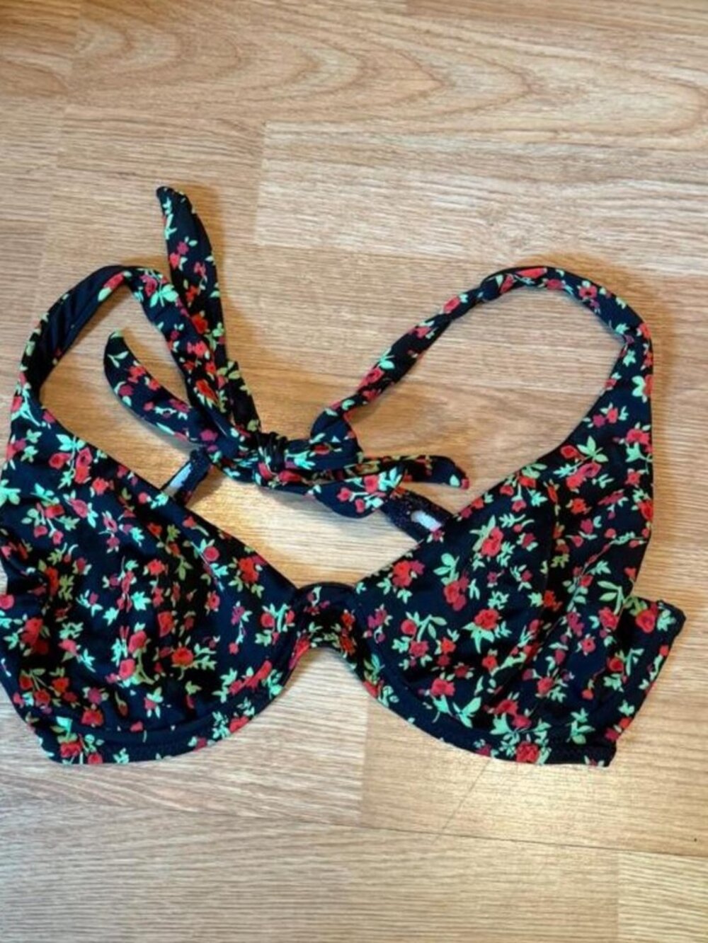 rose bikini